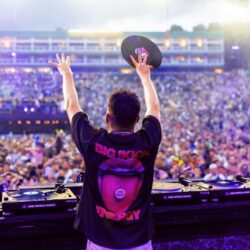 Dimitri Vegas revives the art of vinyl DJing with Tomorrowland  2025 set – available now on YouTube